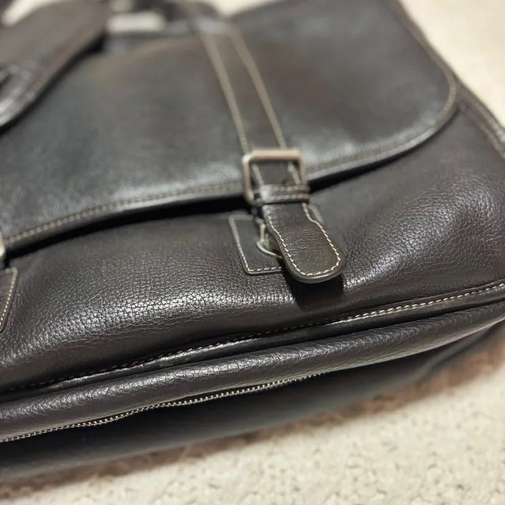 Levenger Fine Leather Briefcase Brown Pebbled Leather Solid Laptop Bag Messenger